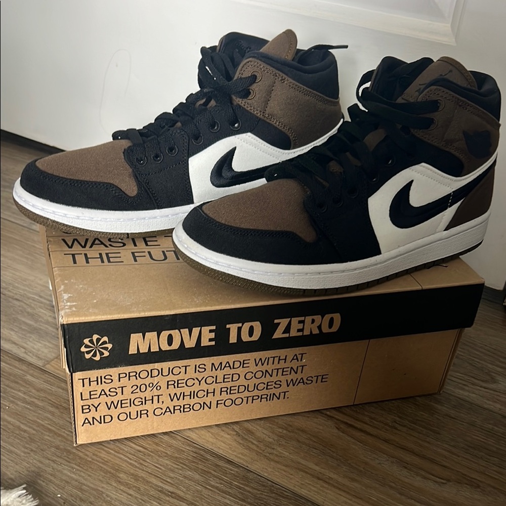 Nike Black and Brown Sneakers High-Top Style